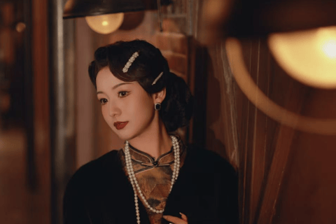 Shanghai: Qipao Photoshoot at The Bund or Yu Garden Light Luxury Photoshoot