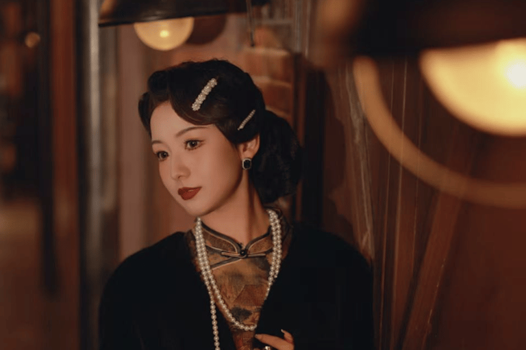 Shanghai: Qipao Photoshoot at The Bund or Yu Garden Light Luxury Photoshoot