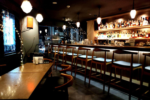 Kanazawa: Private Local Bar Hopping Tour with 4 Drinks
