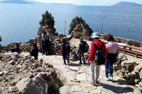 TOUR ROND HET TITICACAMEER 2 DAGEN EN 1 NACHT: UROS AMANTANI EN TAQUILE EILAND