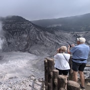 Bandung: Tangkuban Parahu Volcano, Waterfall & Culture Tour