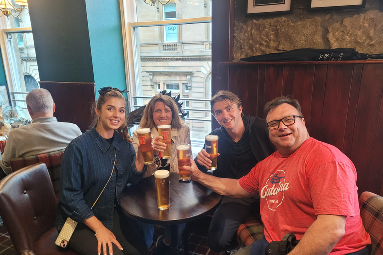 Glasgow: City Centre Group Walking Tour Glasgow: City Centre or West End Private Walking Tour