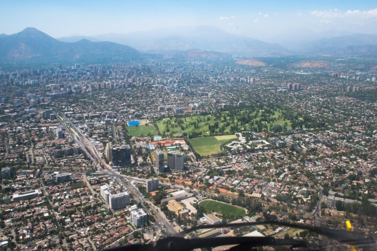Santiago: Hubschrauberflug mit Hoteltransport.Hubschrauberflug in Santiago mit Hoteltransport