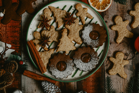 Tallinn: Raeapteek Tour with Workshop and Tastings