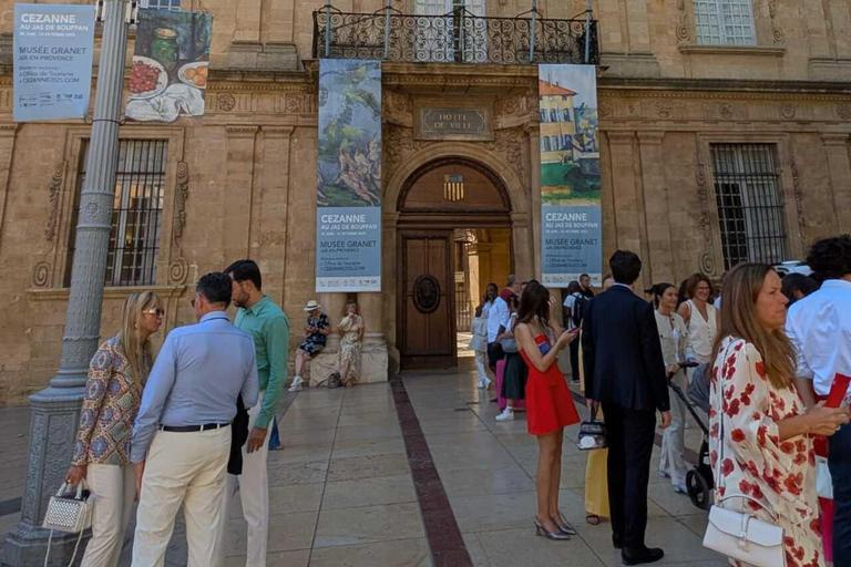 Aix-en-Provence: walking tour of historic fountains and alleyways