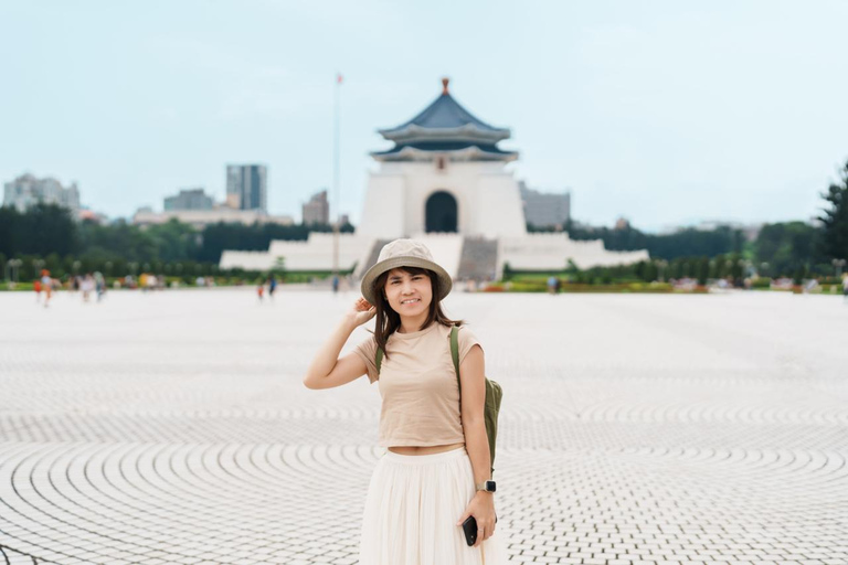 Taipei: Private Photoshoot at Iconic Landmarks Premium: 50 photos | 60 mins