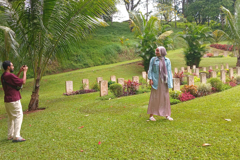 Kandy: Tuk Tuk City Tour with Local Driver