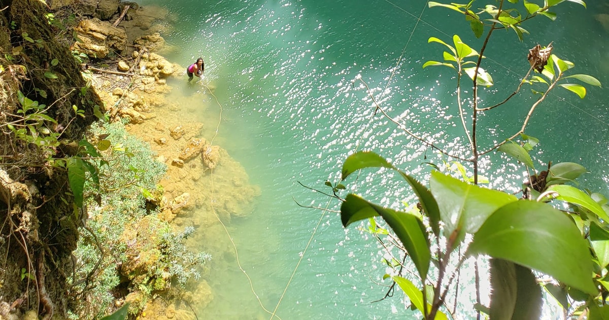Fantastisches Abenteuer zu verstecktem Wasserfall und historischer