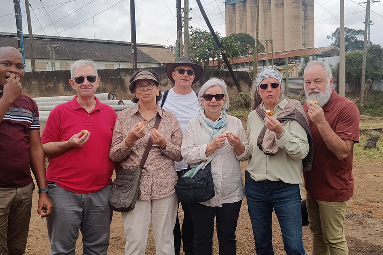 Arusha: Sinoni Community Walking Tour with Street Food