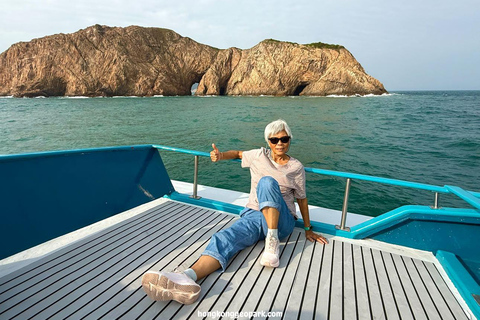 Tour in yacht del Geoparco UNESCO di Hong Kong: quattro archi marini e vulcanoTour in yacht del geoparco UNESCO di Hong Kong: quattro archi marini e vulcano