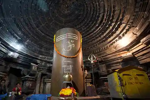 Mystical Temples Awaits: Delhi to Khajuraho by Train
