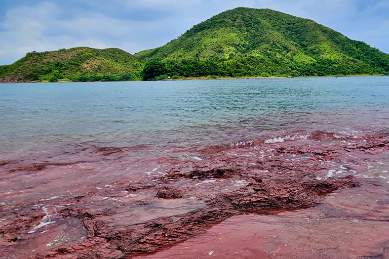 Hong Kong: Geopark Flaming Red Coast Hopping Tour
