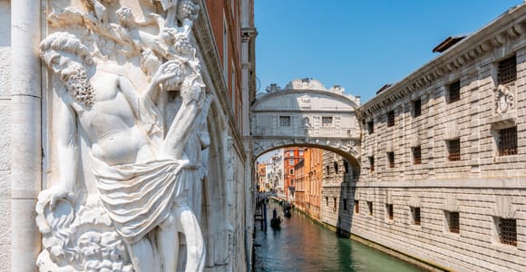 Venice: Gondola Tour under the Bridge of Sighs & Audio Guide