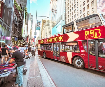 New York: Hop-on Hop-off Sightseeing Tour by Open-air Bus