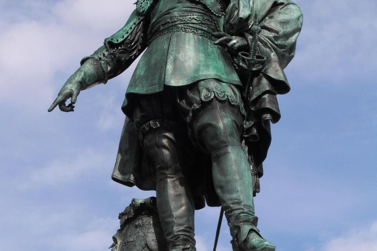 Gothenburg: Guided Walking Tour in Ukrainian