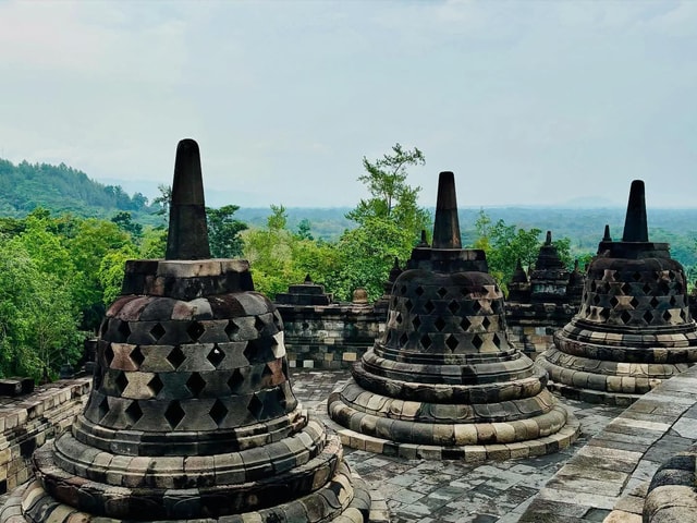 Yogyakarta Heritage: Borobudur, Mount Merapi, Prambanan Tour