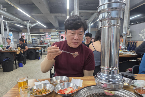 Seoul: Deoksugung Palace Night Tour with Guide