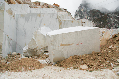 Carrara: Michelangelo Quarries and Carrara Art Studios Tour