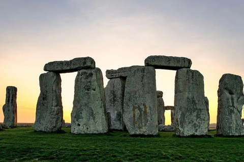 London: Windsor Castle & Stonehenge Private Day Trip