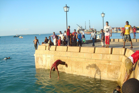 Visite citadine de Zanzibar et banc de sable de Nakupenda avec barbecueVeuillez vous rendre au lieu de rendez-vous (ancien fort de Zanzibar)