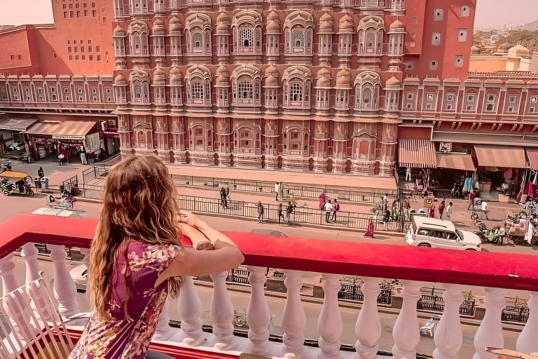 Jaipur Viaje Privado En Coche Desde DelhiCoche AC + Guía + Entrada al Monumento + Comida en 5 Estrellas