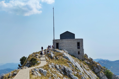 الجبل الأسود: جولة خاصة في Lovćenجولة لوفتشين الخاصة