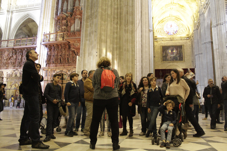 Siviglia: Tour guidato della Cattedrale e della Giralda con salto di lineaTour francese