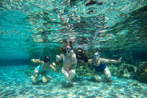 Private Kajaktour zu den Geheimnissen von MilosPrivate Abendtour