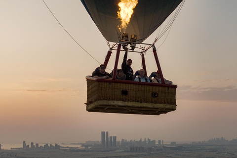 Qatar: Hot Air Balloon 4 people VIP Private Rides above Doha
