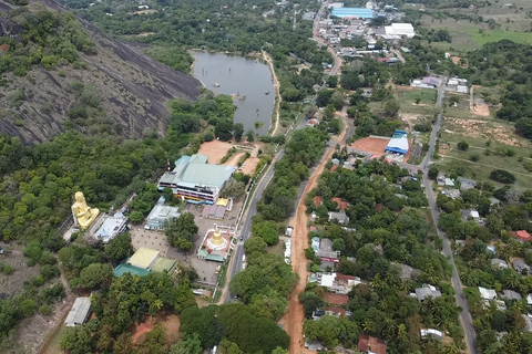 Tour privato di Sigiriya Dambulla Minneriya Safari di un giorno interoServizio di prelievo in hotel a Kandy o Matale