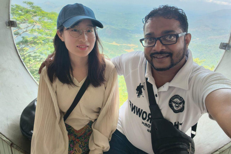 Sri Lanka 4-Day Round Tour (Adam’s Peak Hike and Ella Drop)