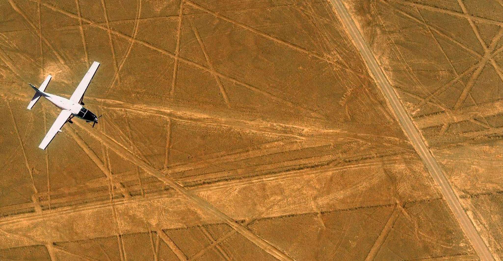 De Nazca, voo de avião pequeno sobre as linhas de Nazca - Hizvo
