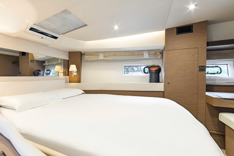 Da Nang Night River Cruise with Dinner & Dragon Bridge Dinner On Cruise With Shared Table & Without Pick-Up