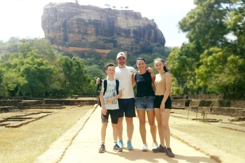 Vanuit Bentota: Sigiriya Leeuwenrots & Dambulla Grottentempel Tour
