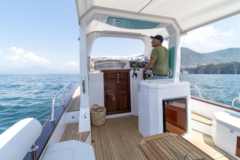 Excursão de 1 dia em barco particular pela Costa Amalfitana saindo de PositanoPasseio de barco privado pela Costa Amalfitana saindo de Positano