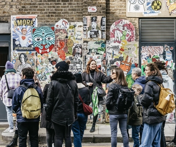 London: East End Street Art Tour and Spray Painting Workshop