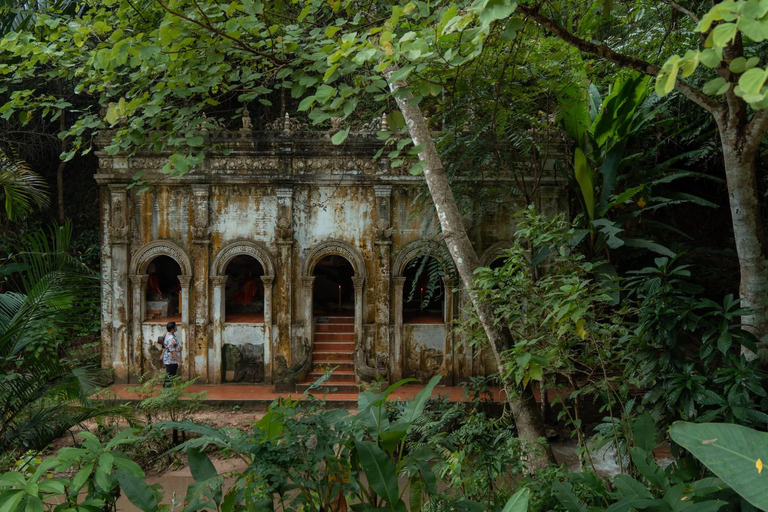 Chiang Mai: Doi Suthep Sunset & Hidden Temple with Guide