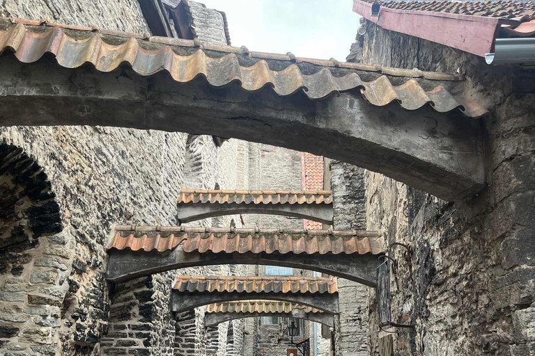 Tallinn: Old Town Highlights Tour with Audio Guide