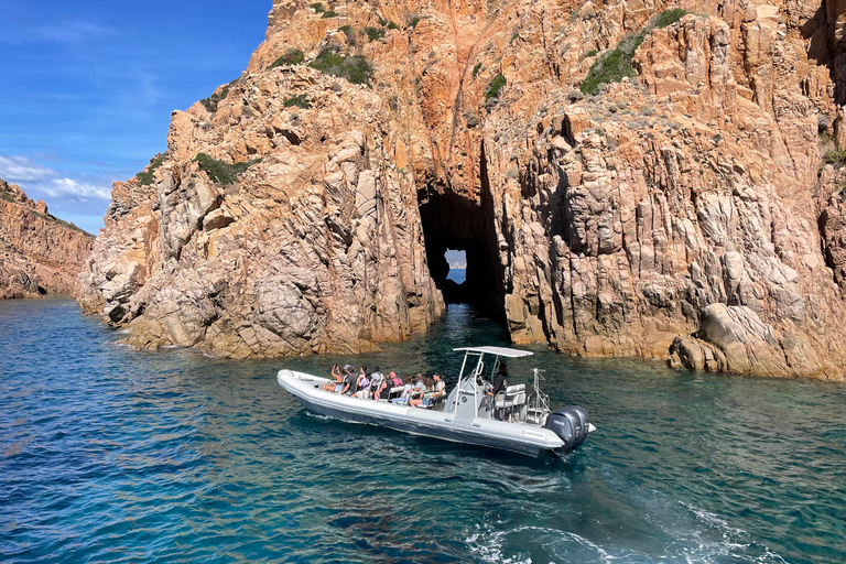 Sangria/Carga: Calanques de Piana Capo en Rosso semi-rigidoDe Cargèse: Calanques de Piana Capo Rosso Natação