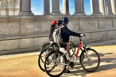 Madrid: Magic Retiro Park Bike Tour