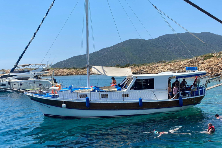 Bodrum: tour privato in barca con snorkeling e pranzo