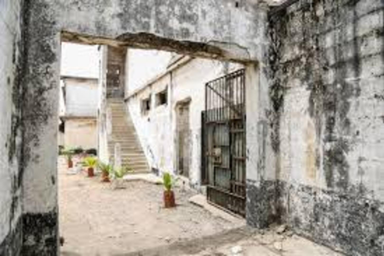 Acra: Resto do Passado, Fortes e Castelos de AcraAcra: Excursão «Vestígios do Passado», Fortes e Castelos de Acra