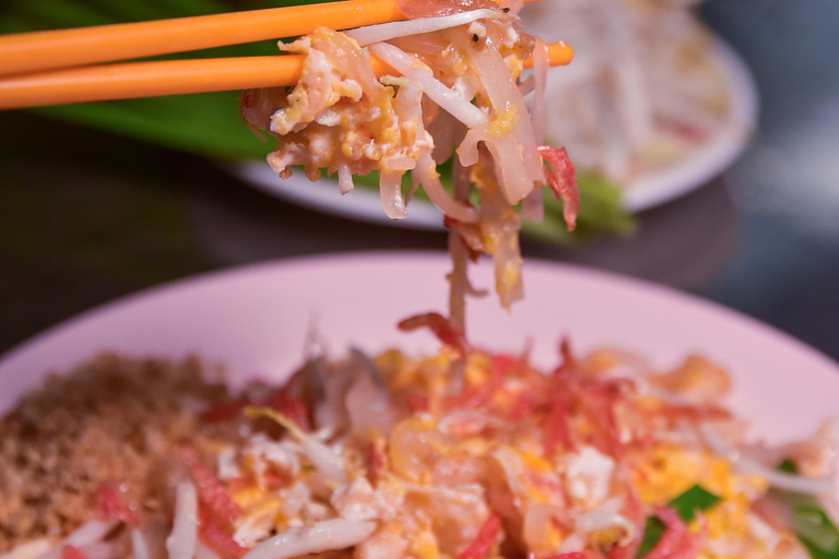 Ayutthaya : Street Food Tour with Hotel Pickup and Guide