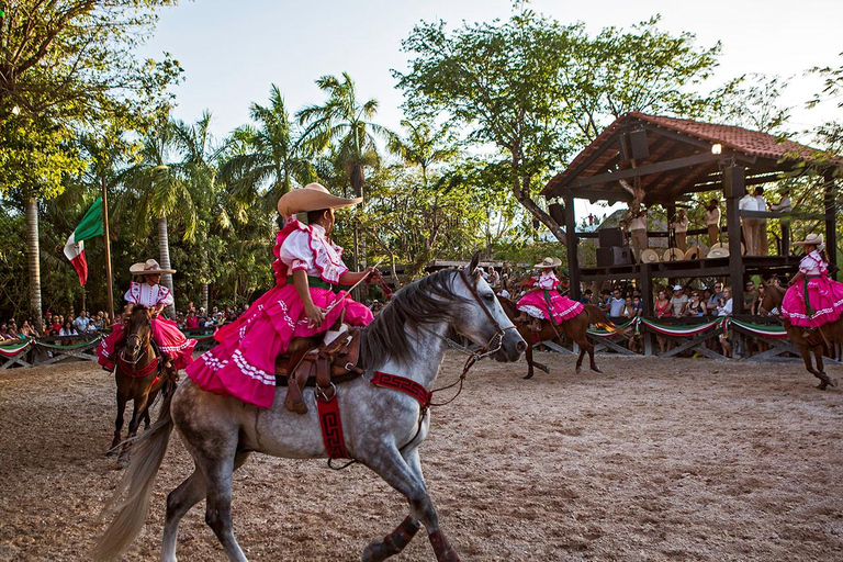 Au départ de Cancun : Combo complet au parc Xcaret !Entrée du parc Xcaret