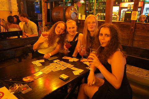 Hamburgo: Reeperbahn Pub Crawl con chupitos y juegos