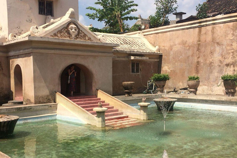 Sultan Palace, Water Castle & Merapi Volcano 4WD Jeep Tour Sultan Palace, Water Castle & Merapi 4WD Jeep Day Tour