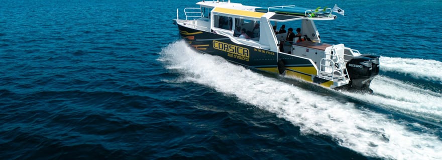Porto Vecchio : Excursion relaxante d'une journée en bateau avec déjeuner à bord