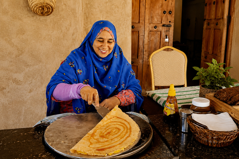 From Muscat: Nizwa, Jabreen, and Bahla Fort Day Sharing Tour