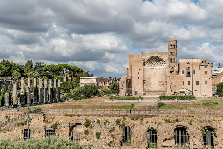 Rome: Colosseum & Forum Small Group Tour with Palatine Hill Small Group Tour in Spanish