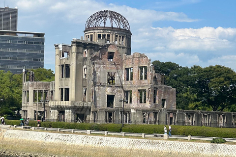 Hiroshima: Peace Memorial, Castle &amp; Garden Walking Tour